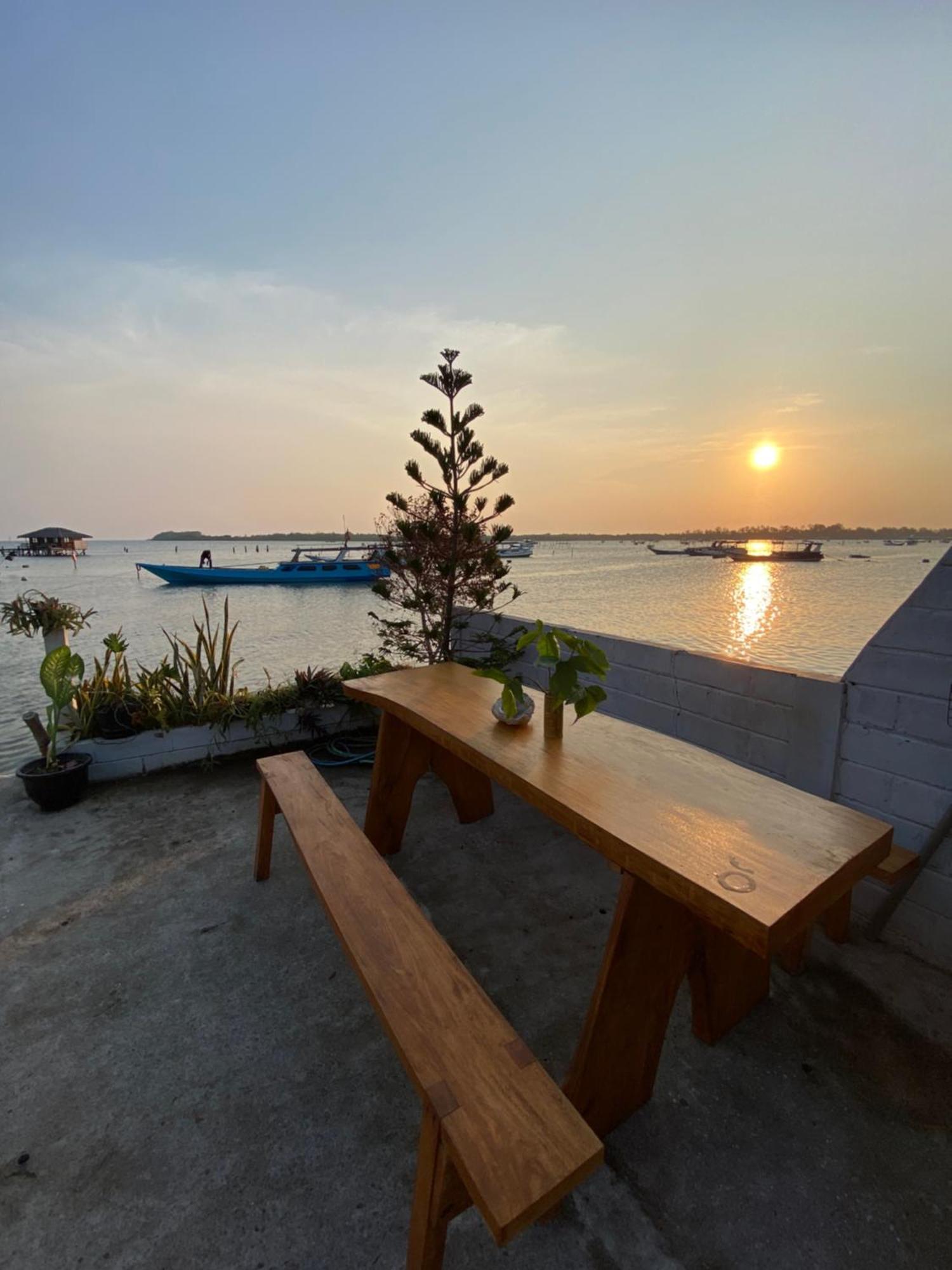 Js House View Hostel Karimunjawa Exterior photo