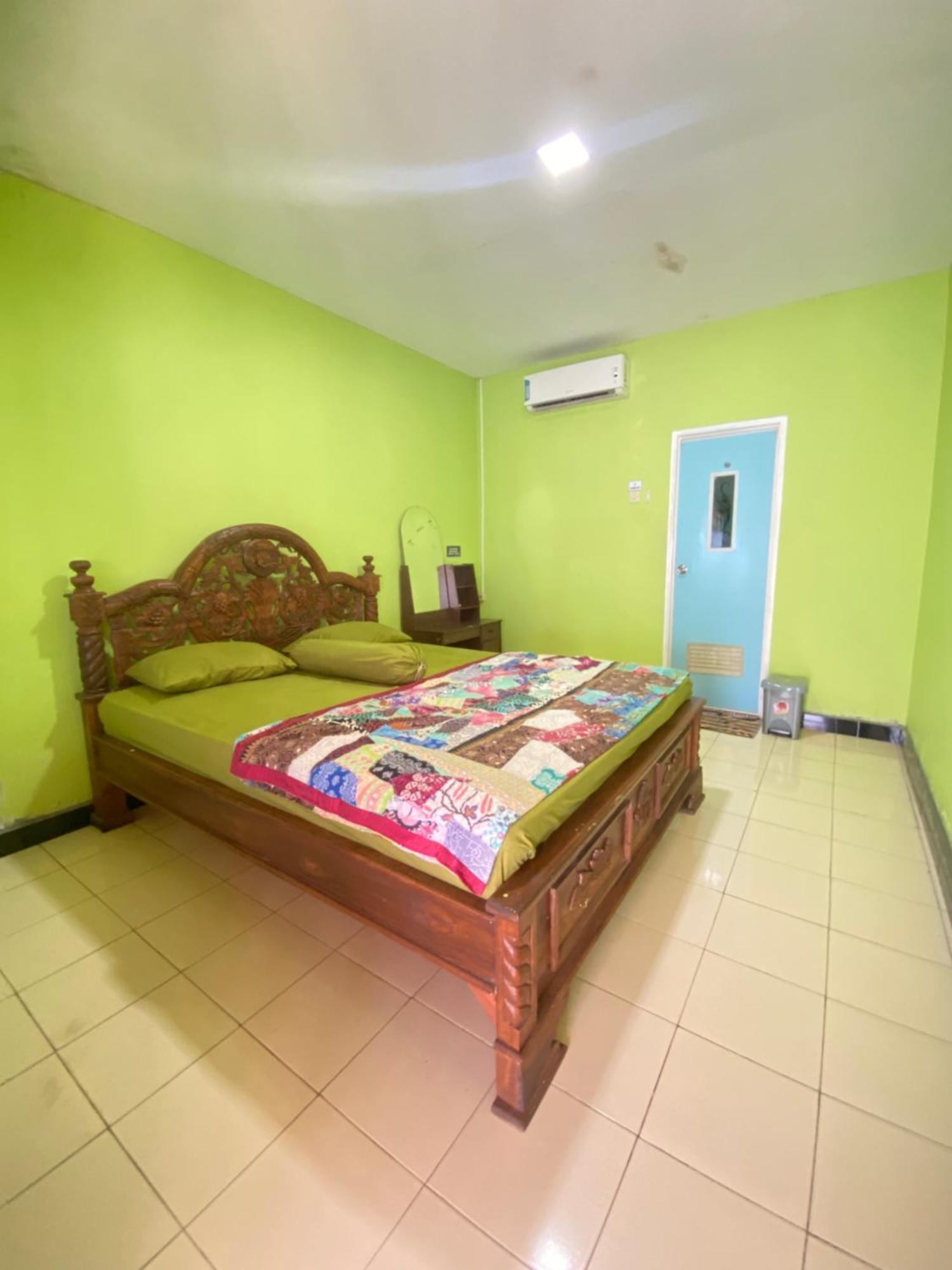 Js House View Hostel Karimunjawa Exterior photo