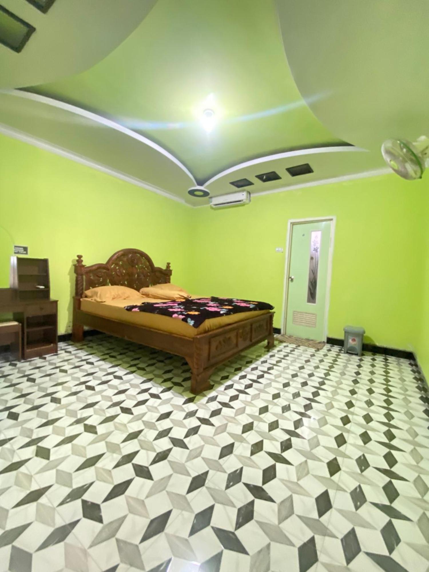 Js House View Hostel Karimunjawa Exterior photo
